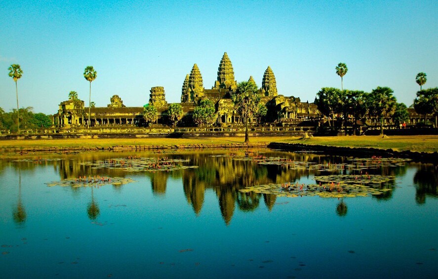 Siem Reap: Angkor Wat Small-Group Historical Day Tour