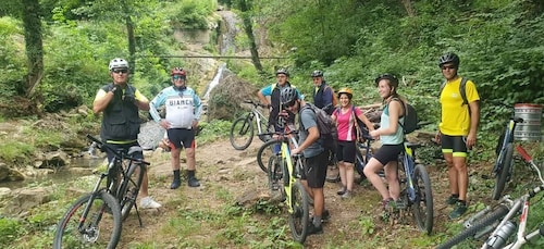 Bologna: Geführte E-Bike Tour mit Brunch oder Aperitivo