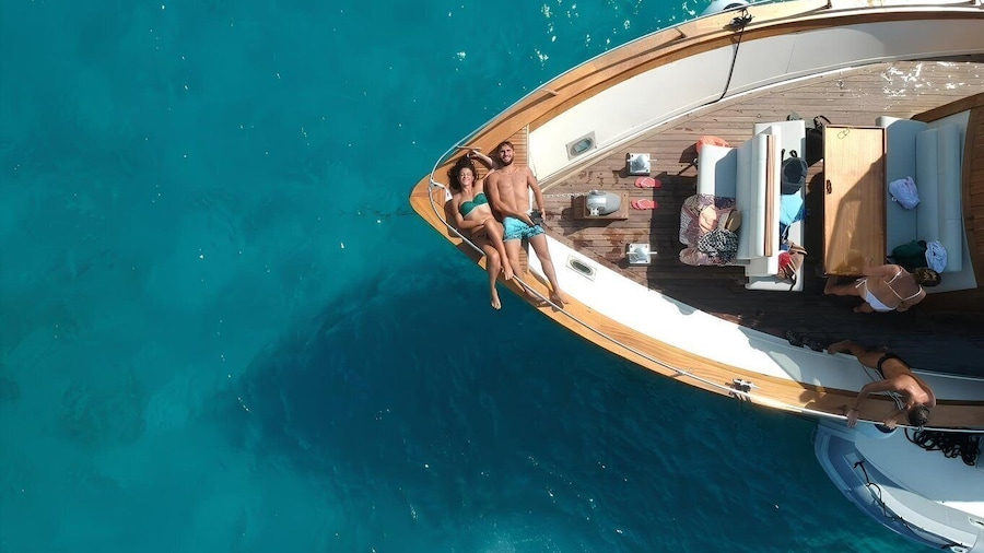 Forio: Ischia Island Boat Tour with Local Lunch and Swimming