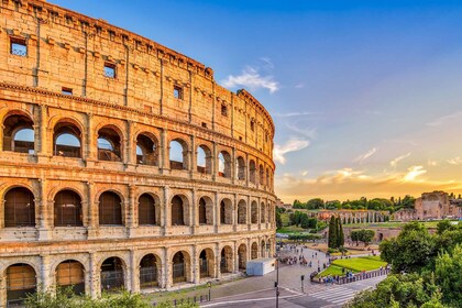 Roma: Visita guiada sin colas al Coliseo, el Foro y el Palatino