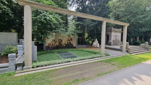 Köln: Melatenfriedhof Berühmtheiten und Kuriositäten