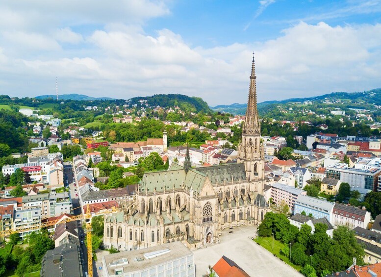 Picture 2 for Activity Linz Old Town Highlights Walking Tour with Pöstlingbergbahn