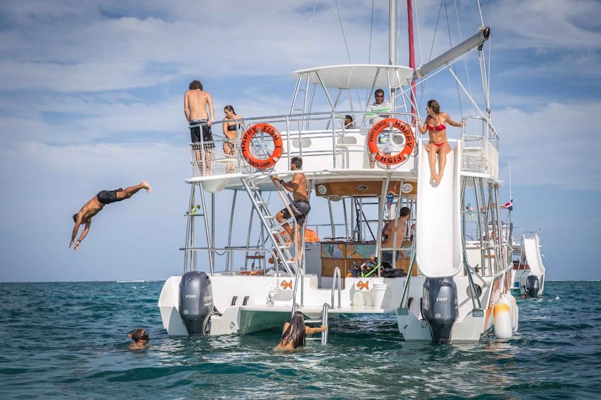 Picture 4 for Activity Punta Cana: Small Group Snorkeling Snacks and Drinks