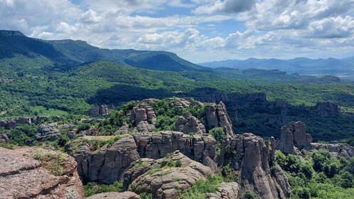 Von Sofia aus: Tagesausflug zu den Belogradchik-Felsen und der Venetsa-Höhl...