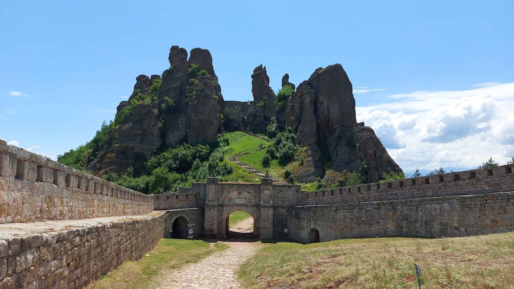 From Sofia: Day Trip to Belogradchik Rocks and Venetsa Cave