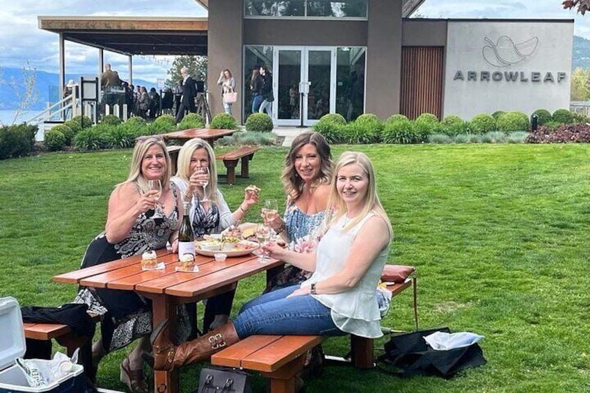 Lake Country Scenic Wine Tour With Wine Tasting Experience