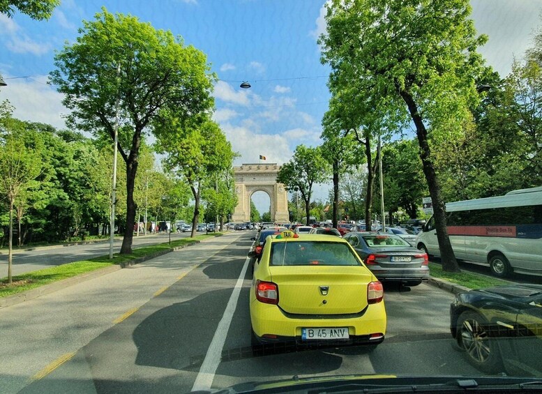 8h Bucharest Communism Tour with Dracula's Tomb