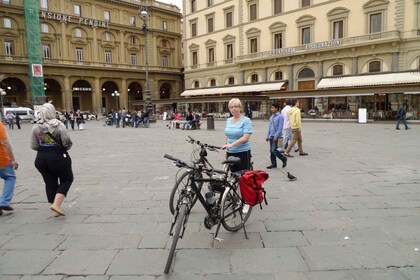 Florencia: tour privado en bicicleta con degustación de helado