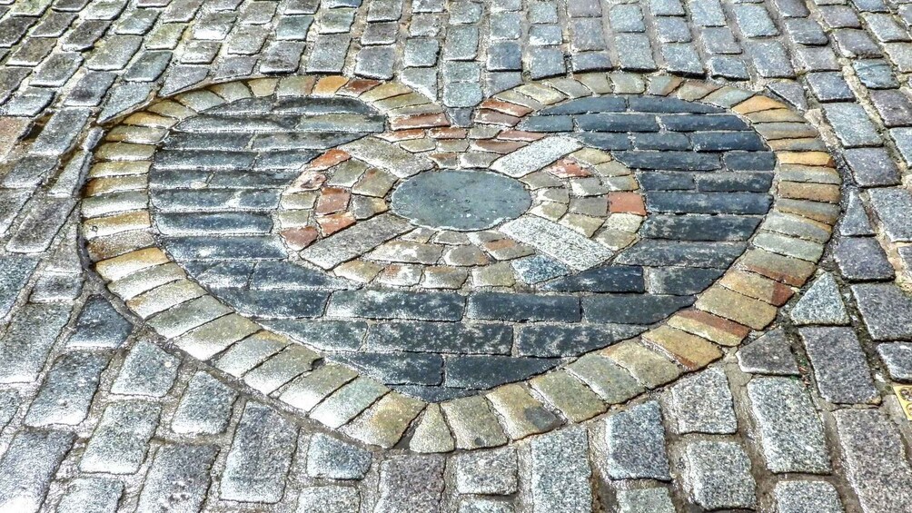 Picture 3 for Activity Edinburgh: Dark History Royal Mile Walking Tour