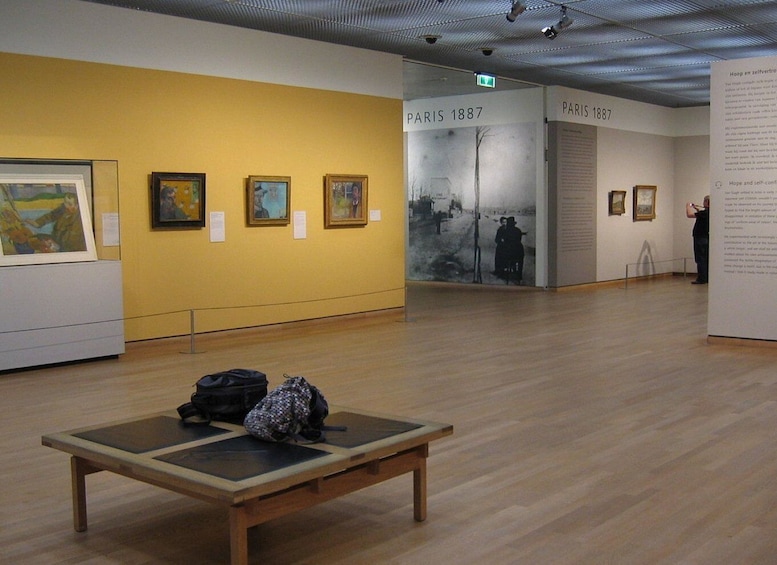 Picture 2 for Activity Amsterdam: Van Gogh Museum Private Guided Tour