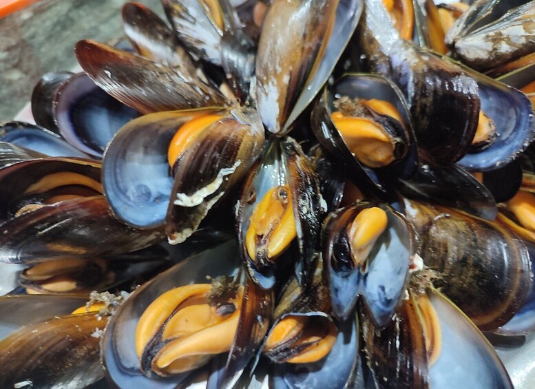 Picture 1 for Activity Ría de Arousa: Boat Ride to Mussel Farm with Tasting