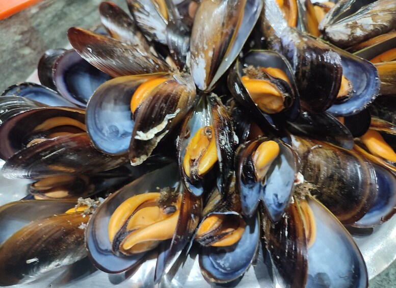 Picture 1 for Activity Ría de Arousa: Boat Ride to Mussel Farm with Tasting