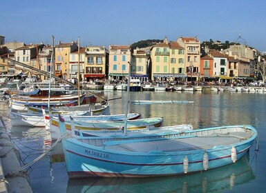 From Aix-en-Provence: Cassis & Luberon Tour