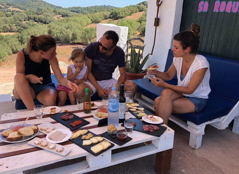 Picture 2 for Activity Ferreries: Cheesemaking and Farm-Fresh Product Tasting