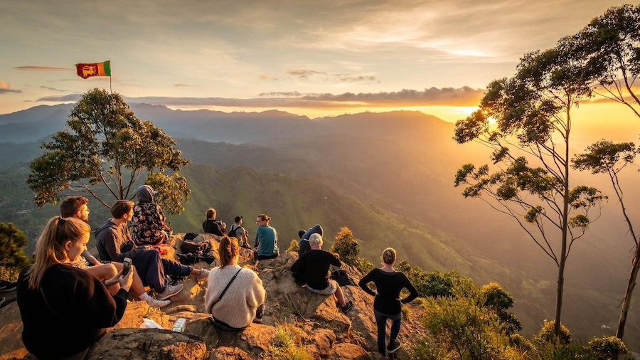 Ella: Private Ella Rock Sunrise Hike - All Inclusive