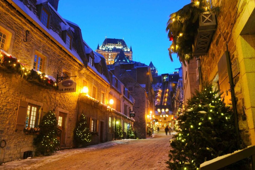 Picture 1 for Activity Quebec: Old City Guided Walking Tour in Winter