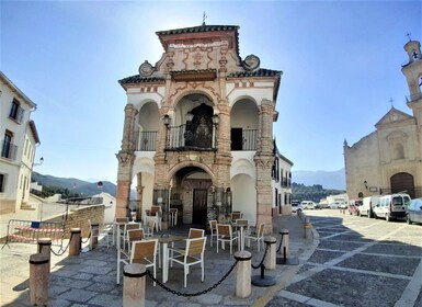 Málaga: Antequera Guided Walking Tour