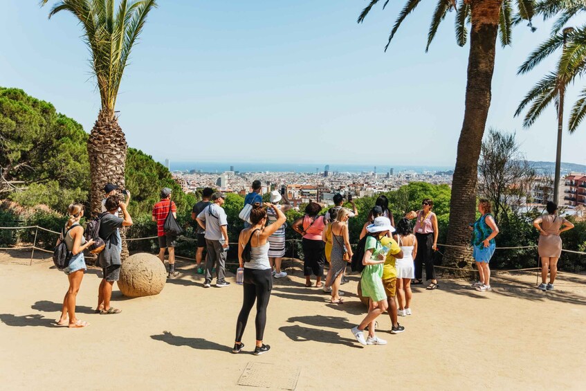 Picture 13 for Activity Barcelona: Park Güell Skip-the-Line Ticket and Guided Tour