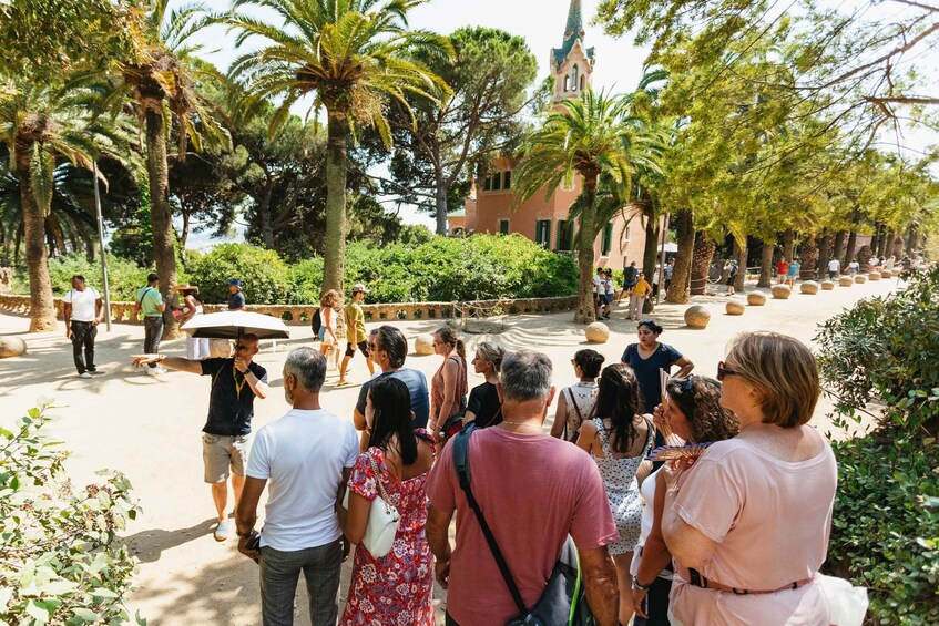 Picture 10 for Activity Park Güell: Exclusive Guided Tour With Priority Access