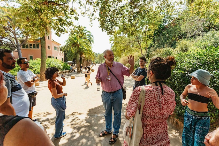 Picture 15 for Activity Park Güell: Exclusive Guided Tour With Priority Access