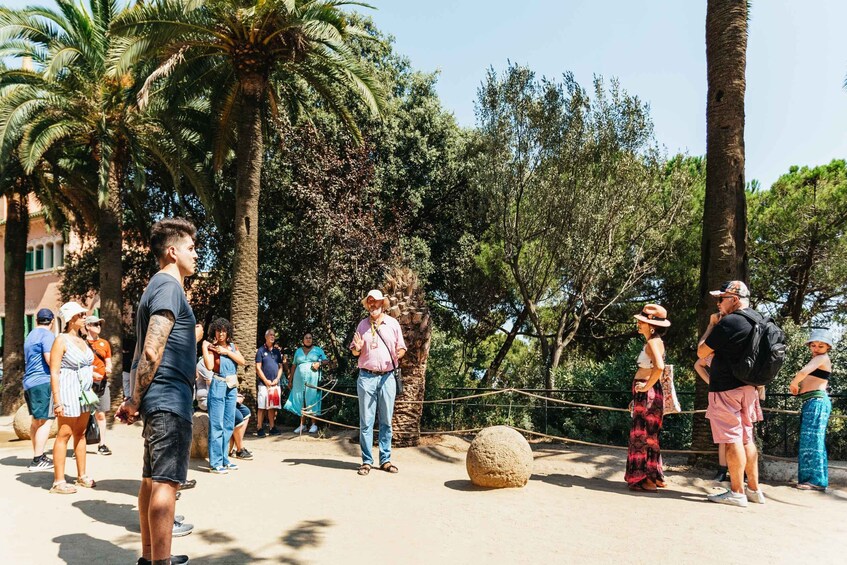 Picture 12 for Activity Park Güell: Exclusive Guided Tour With Priority Access