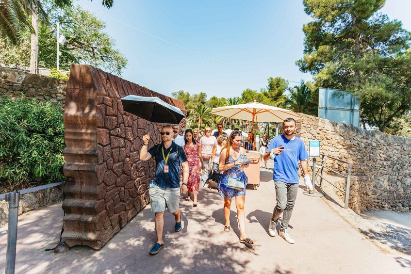 Picture 11 for Activity Barcelona: Park Güell Entry Ticket and Guided Tour