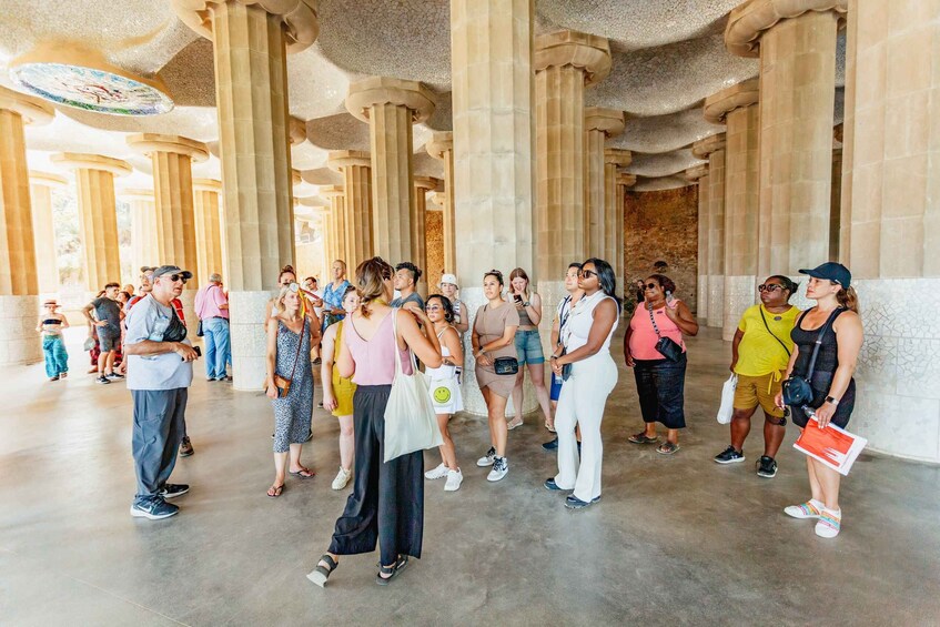 Picture 22 for Activity Barcelona: Park Güell Entry Ticket and Guided Tour