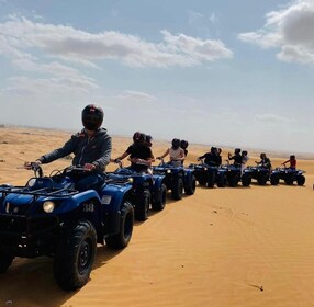 Sharjah: Fyrhjuling i Sahara på en Grizzly 350 CC