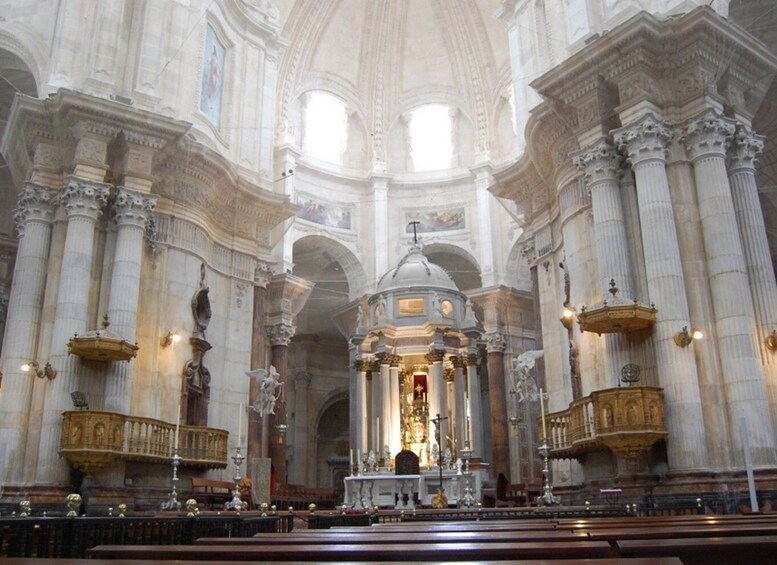 Picture 2 for Activity Cadiz: City Walking Tour to Torre Tavira and the Cathedral