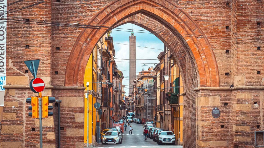 Bologna: Jewish History Private Tour of the City Center