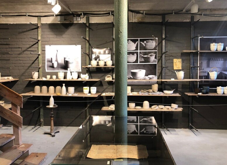 Picture 5 for Activity Berlin-Marwitz: Factory Tour of Hedwig Bollhagen Ceramics
