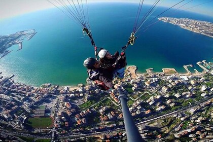 Fra Beirut: 30-minutters paraglidingopplevelse over Jounieh