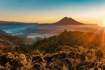 Bali: Mount Batur soloppgangstur med guide og frokost