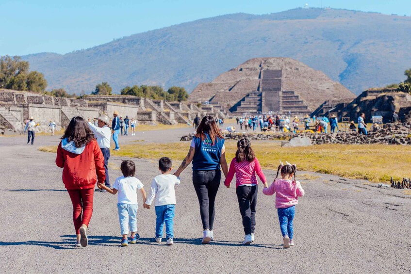 Picture 4 for Activity From Mexico City: Teotihuacan Tour & Reino Animal For Kids