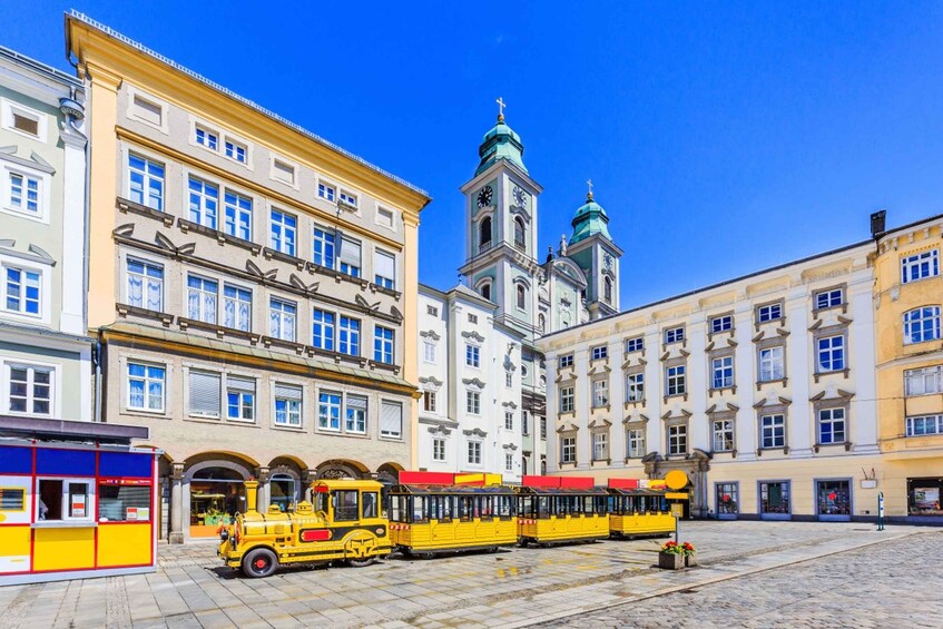 Picture 7 for Activity Family Tour of Linz's Old Town, Pöstlingberg and Grottenbahn