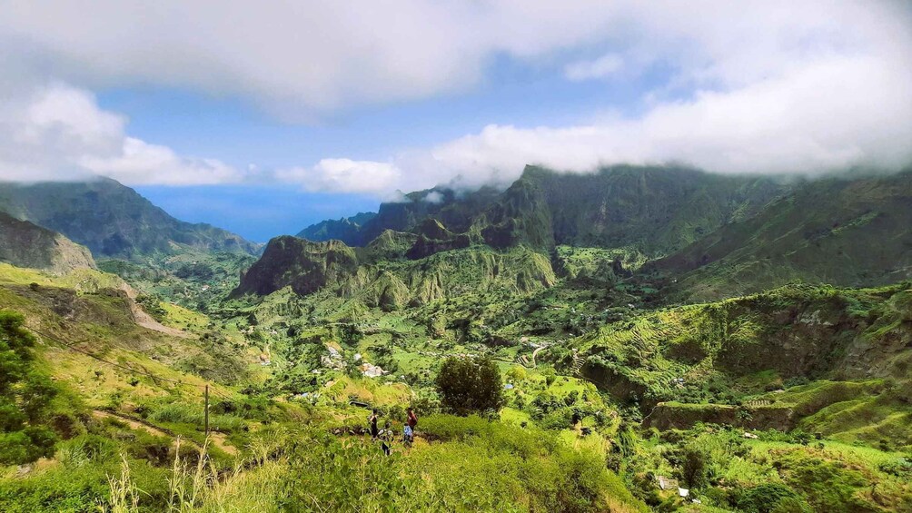 Santo Antão: Full Day Island Tour & Visit to Cova de Paúl