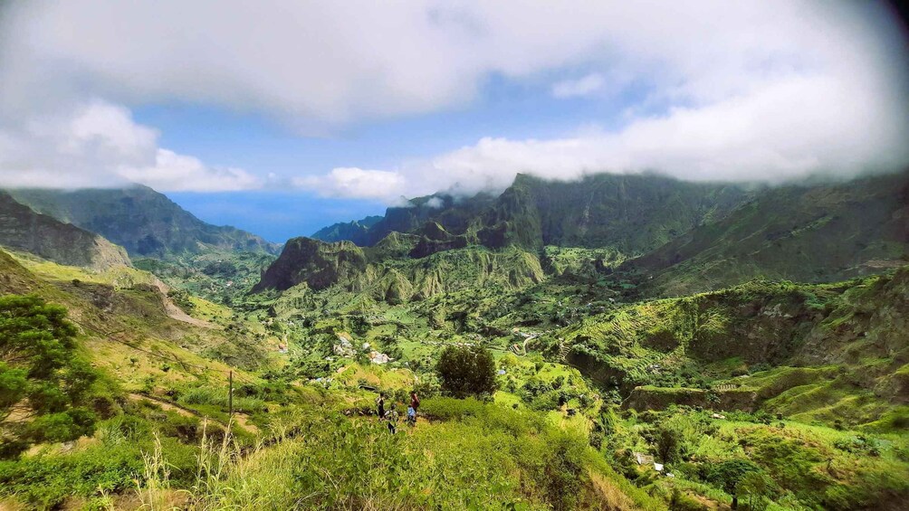 Santo Antão: Full Day Island Tour & Visit to Cova de Paúl