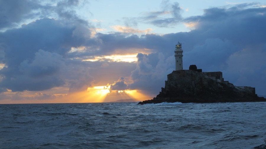Baltimore Harbor: Sunset Cruise to Fastnet Rock Lighthouse