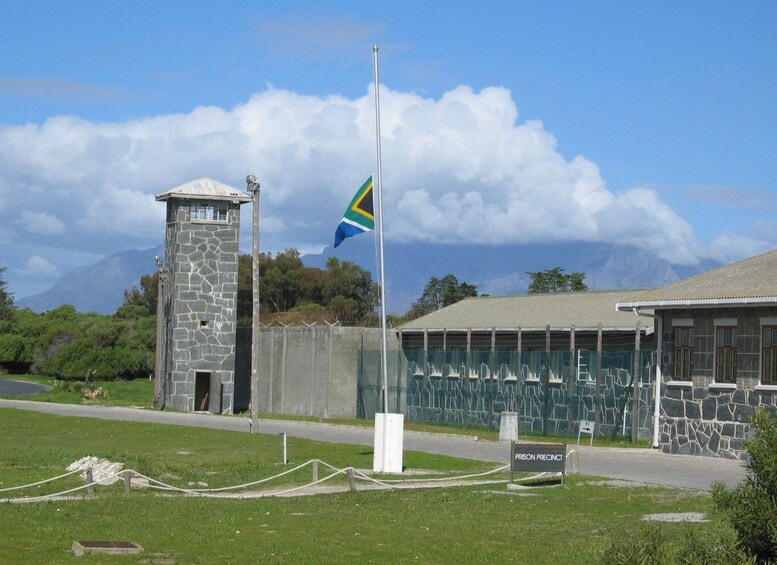 Picture 3 for Activity Cape Town: Robben Island, Table Mountain & City Tour