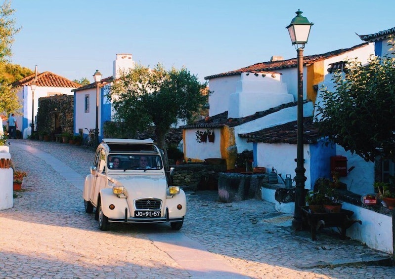 Sintra: Countryside Gastronomic Tour in a Vintage Car