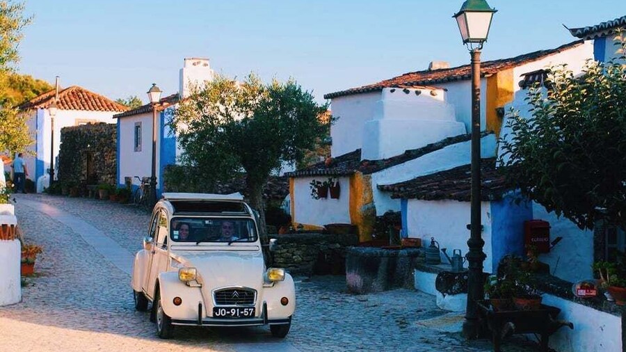 Sintra: Countryside Gastronomic Tour in a Vintage Car