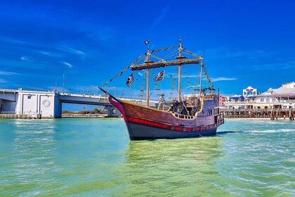 Plage de Madère : Croisière d’aventure pirate avec de la bière et du vin