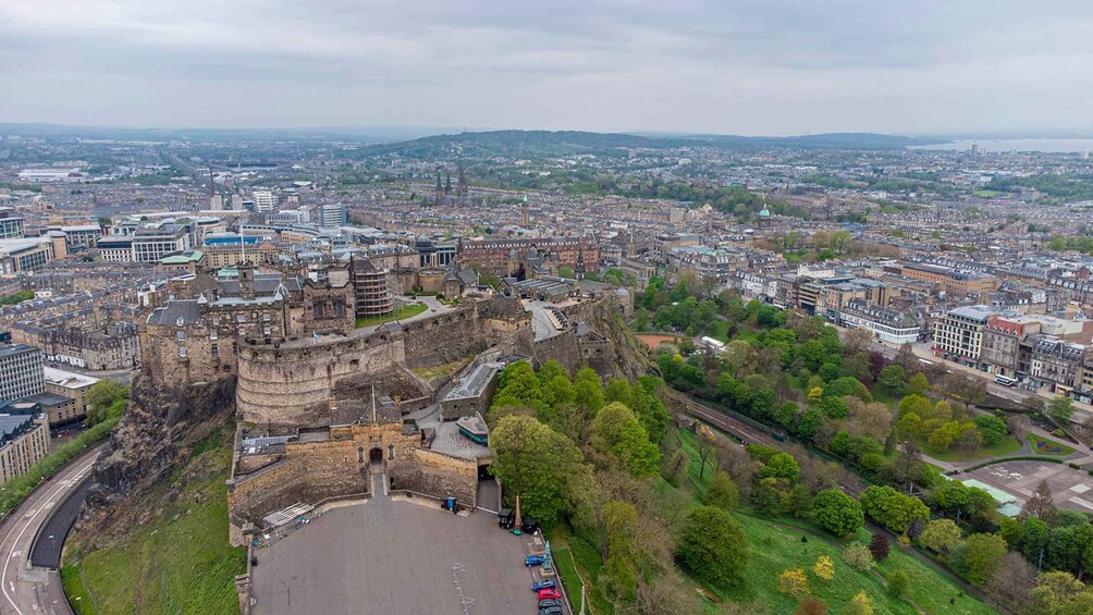 Picture 4 for Activity Edinburgh Castle: Guided Walking Tour with Entry Ticket