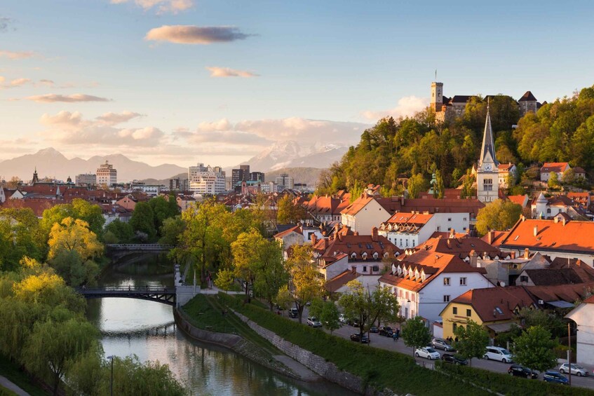 Ljubljana: Highlights Self Guided Scavenger Hunt & City Tour