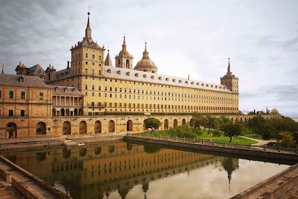 Desde Madrid: El Escorial, Valle de los Caídos y City Tour