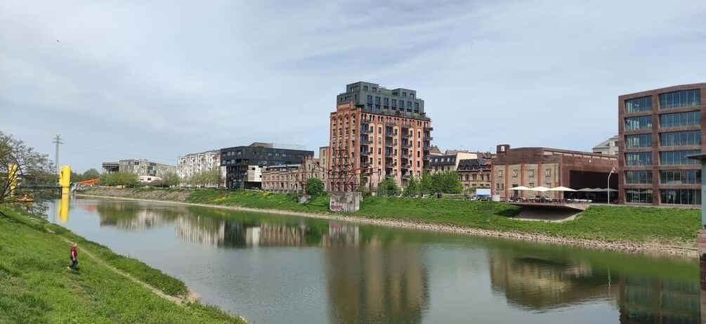 Picture 1 for Activity Mannheim, guided walking tour: Pulsating Jungbusch