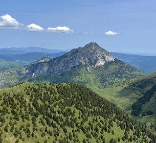 ブラチスラヴァ小ファトラ山脈ガイド付きハイキング