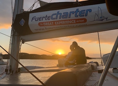 Fuerteventura: Katamaranfahrt bei Sonnenuntergang zur Insel Lobos