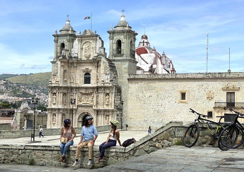Picture 4 for Activity Oaxaca: Street Art Bike Tour