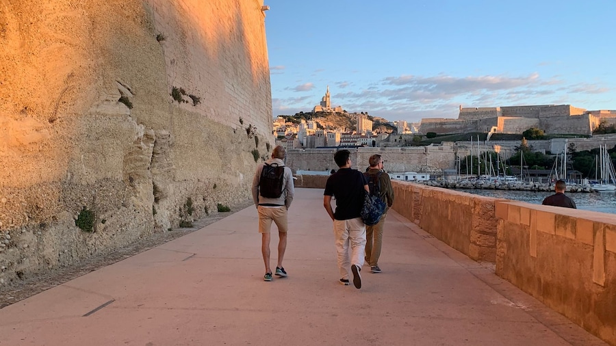 Picture 1 for Activity Marseille: Sunset Apéro Food tour